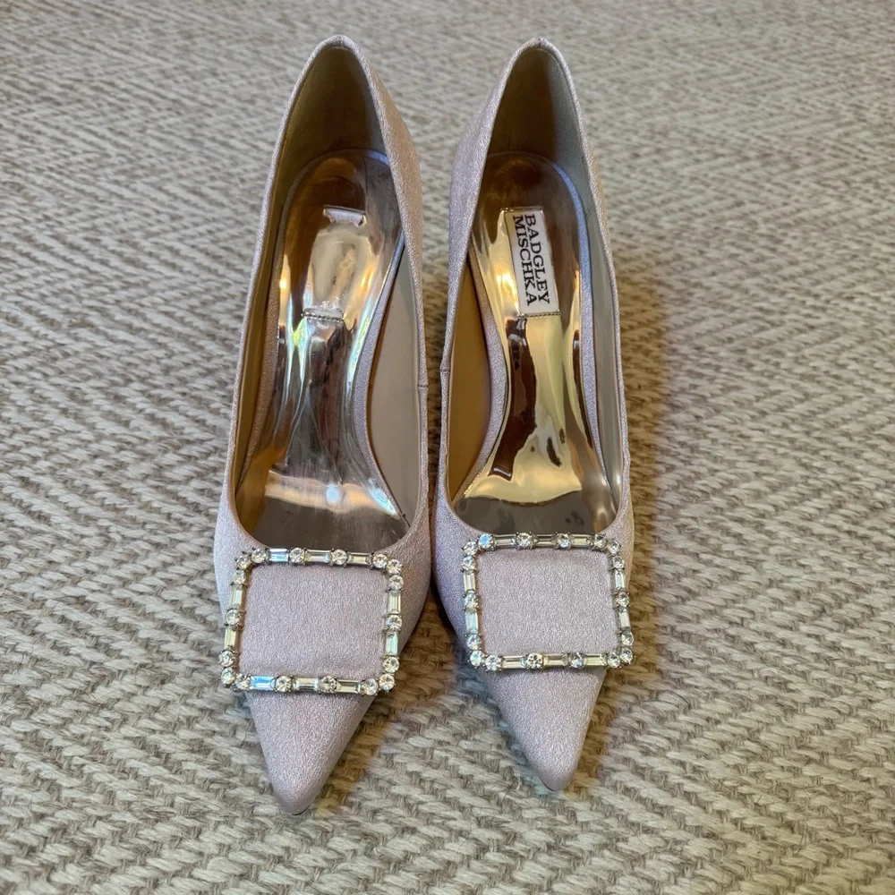 BADGLEY MISCHKA Cher Crystal Embellished Satin Aurora Pink Pumps | Size 8.5